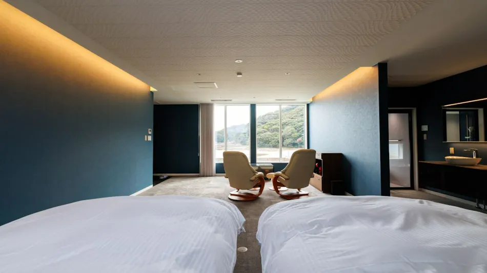 HOTEL 87r