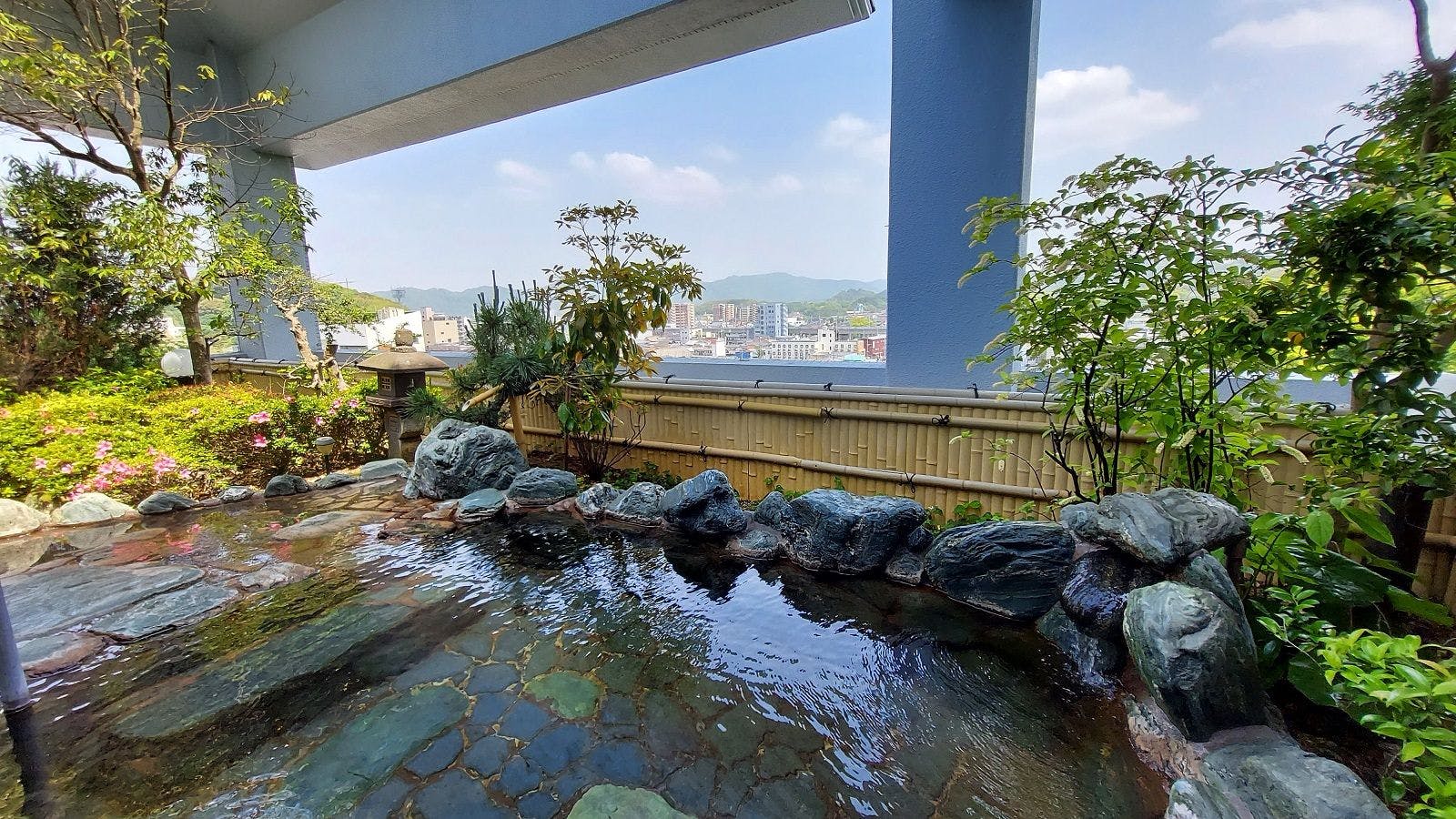 ออนเซ็นกลางแจ้ง (สำหรับผู้ชาย)