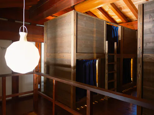 ห้องพักรวมพร้อมเตียงสองชั้นดีไซน์พิเศษที่ได้รับความนิยม