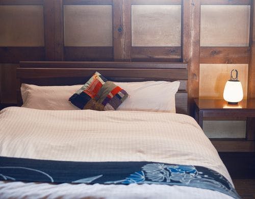 メゾネットルームには最高級ダブルベッド