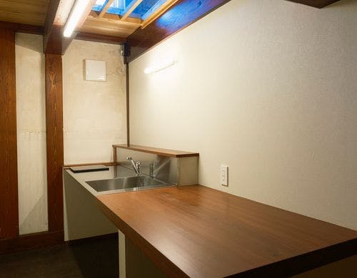 メゾネットルーム1Fにはミニキッチンを完備