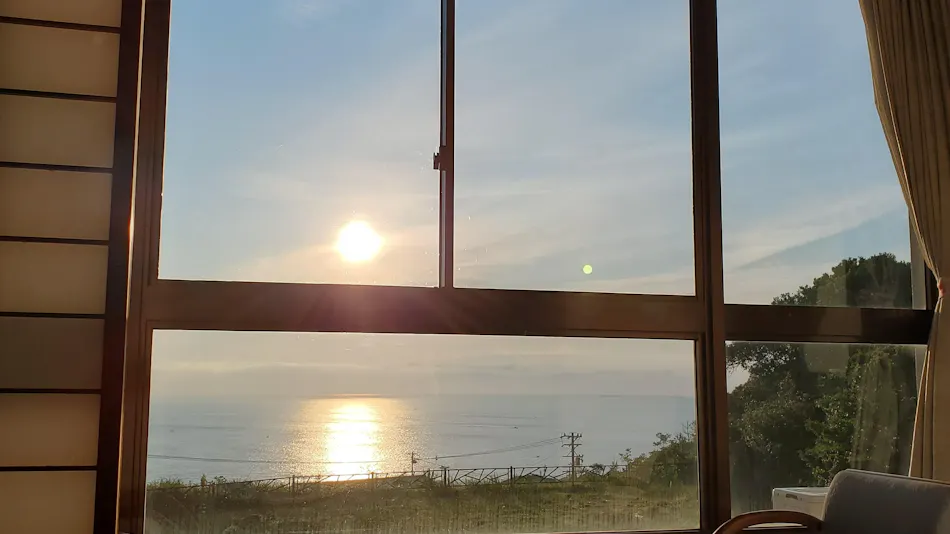 Hidemaru Hanagokoro: An Accommodation to Surrender Your Heart to Stunning Views and Savor the Bounty of the Sea