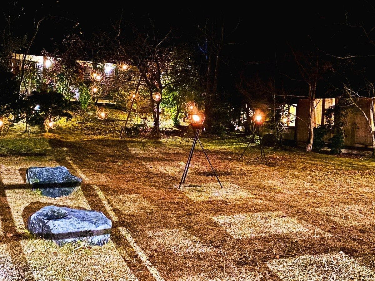 ลานกลางแจ้งพร้อมแสงไฟ