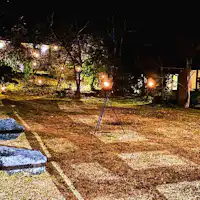 ลานกลางแจ้งพร้อมแสงไฟ