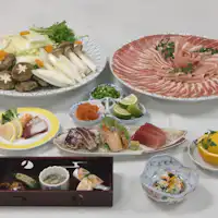 Malam mewah dengan kelezatan daging babi shabu-shabu yang melimpah.