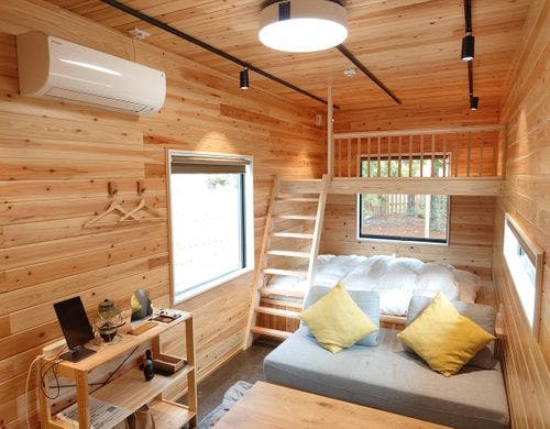 ウッディな室内（タイニートレーラ一例）