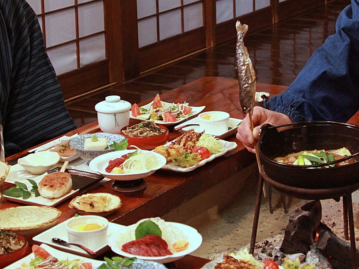 อาหารทั้งหมดจะจัดเตรียมไว้ที่ร้านอาหารโรบาตะ