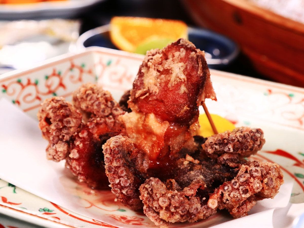 เมนูพิเศษประจำร้านซุซุรัน☆ปลาหมึกทอดทั้งตัว!!