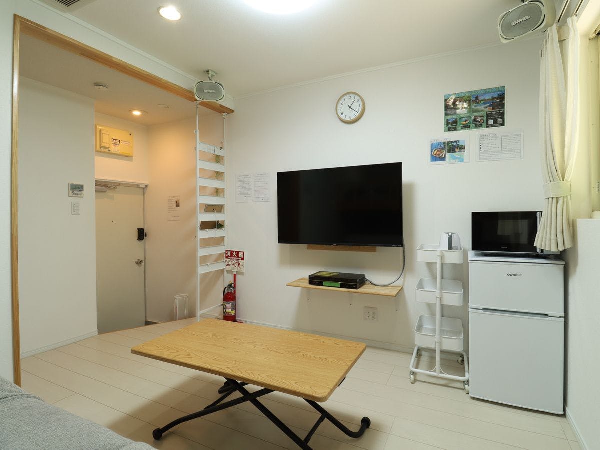 อาคารหมายเลข 10 / เพลิดเพลินกับทีวีด้วยลำโพงเฉพาะ