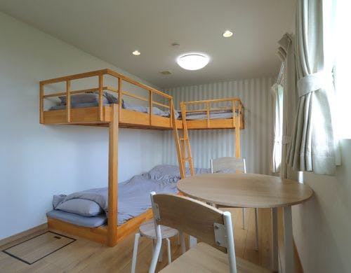 【6号棟】2段ベッドのシンプルなお部屋