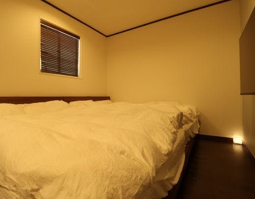 【9号棟】広々ダブルベッドが2つ