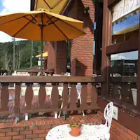 ในวันที่แดดสดใสของฤดูร้อน