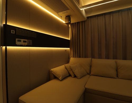 【E7】室内