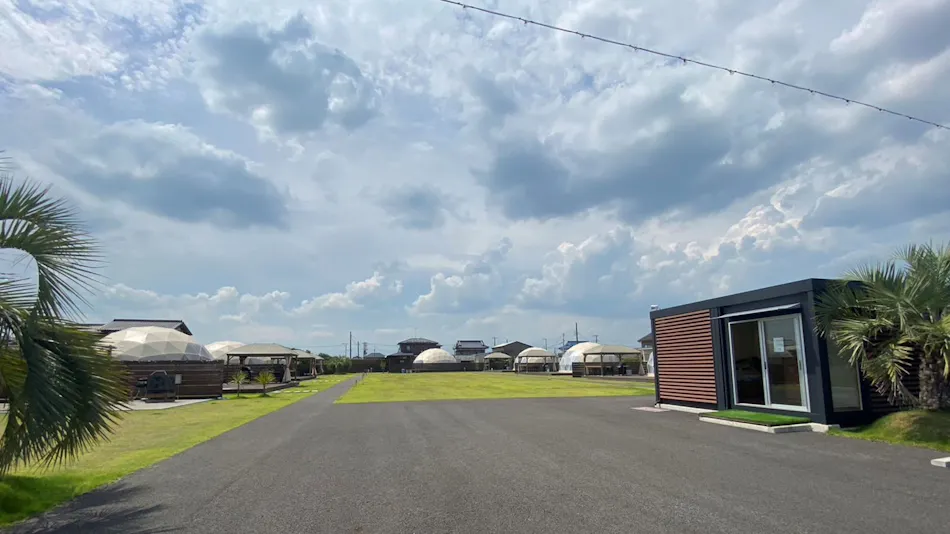 EIGHTVILLAGE