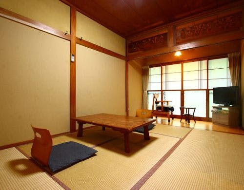 お部屋にトイレ・洗面がございます