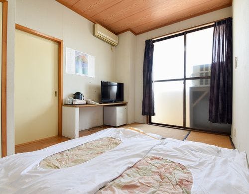 *お部屋に電気ポットもございます