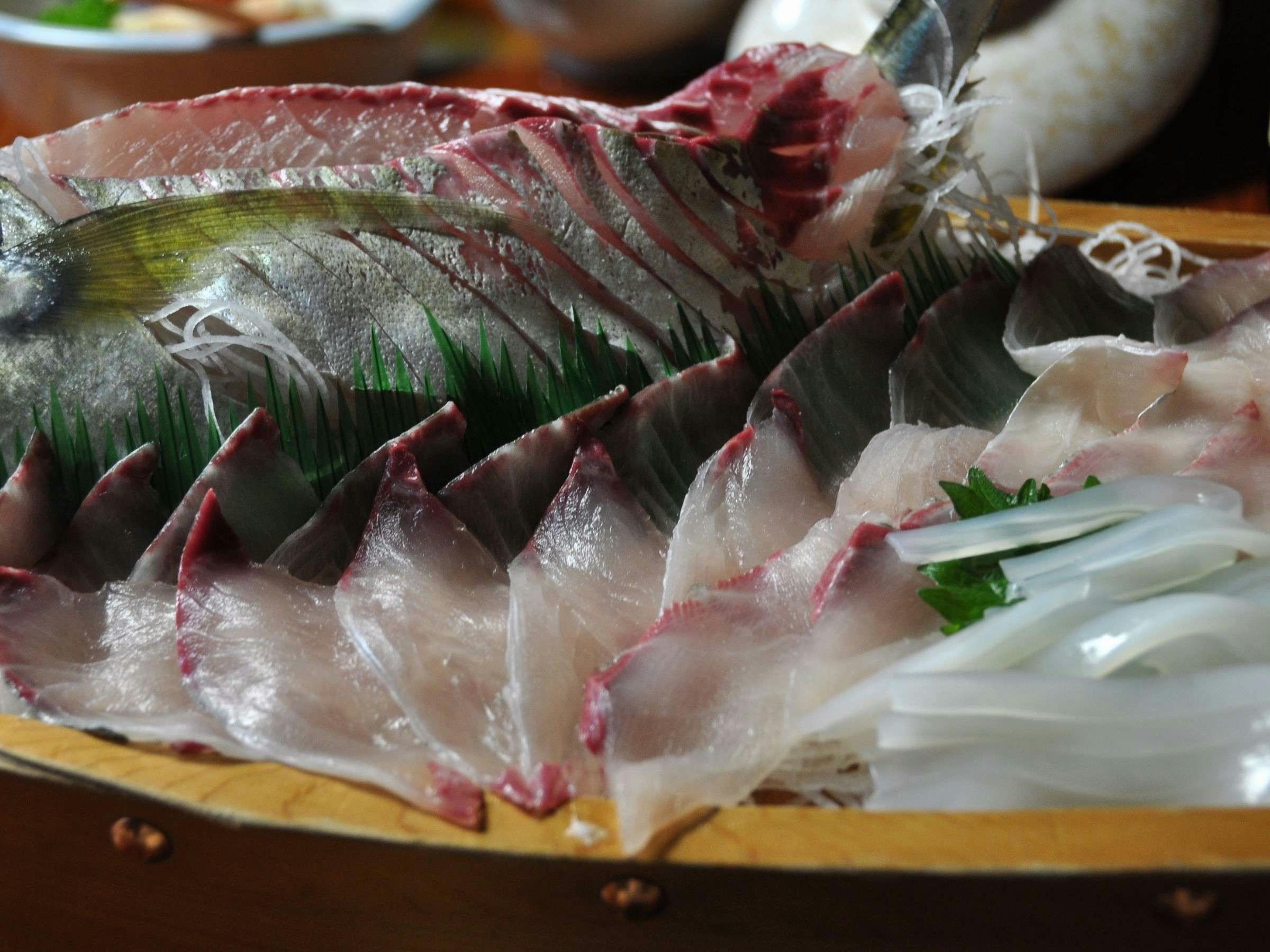 Fisherman's Accommodation Takena: Proudly Serving Fresh Live Fish