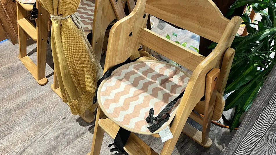 SWELL Guesthouse & Cafe