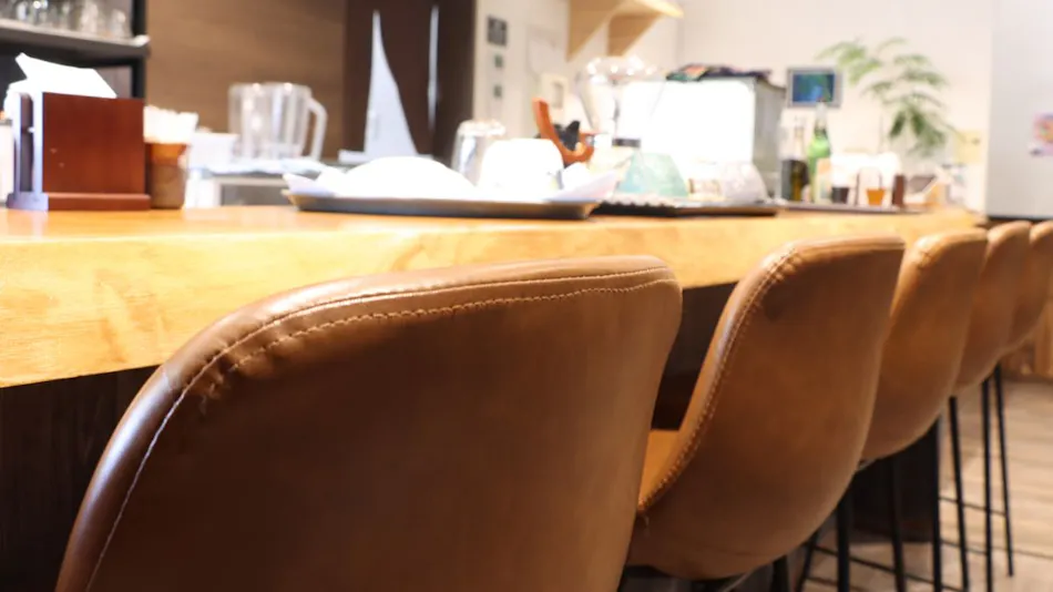 SWELL Guesthouse & Cafe