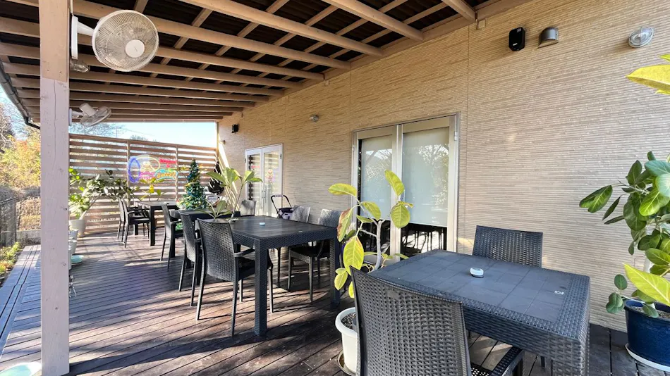 SWELL Guesthouse & Cafe