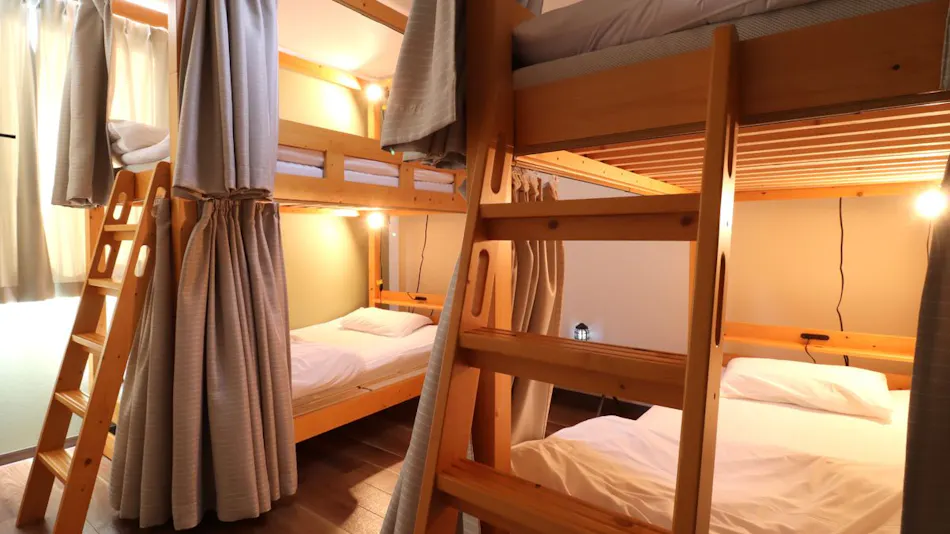 SWELL Guesthouse & Cafe