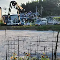 ที่จอดรถข้างอาคาร