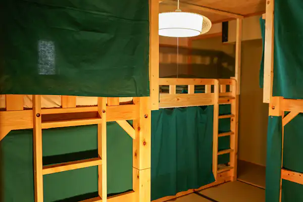 Asrama khusus wanita