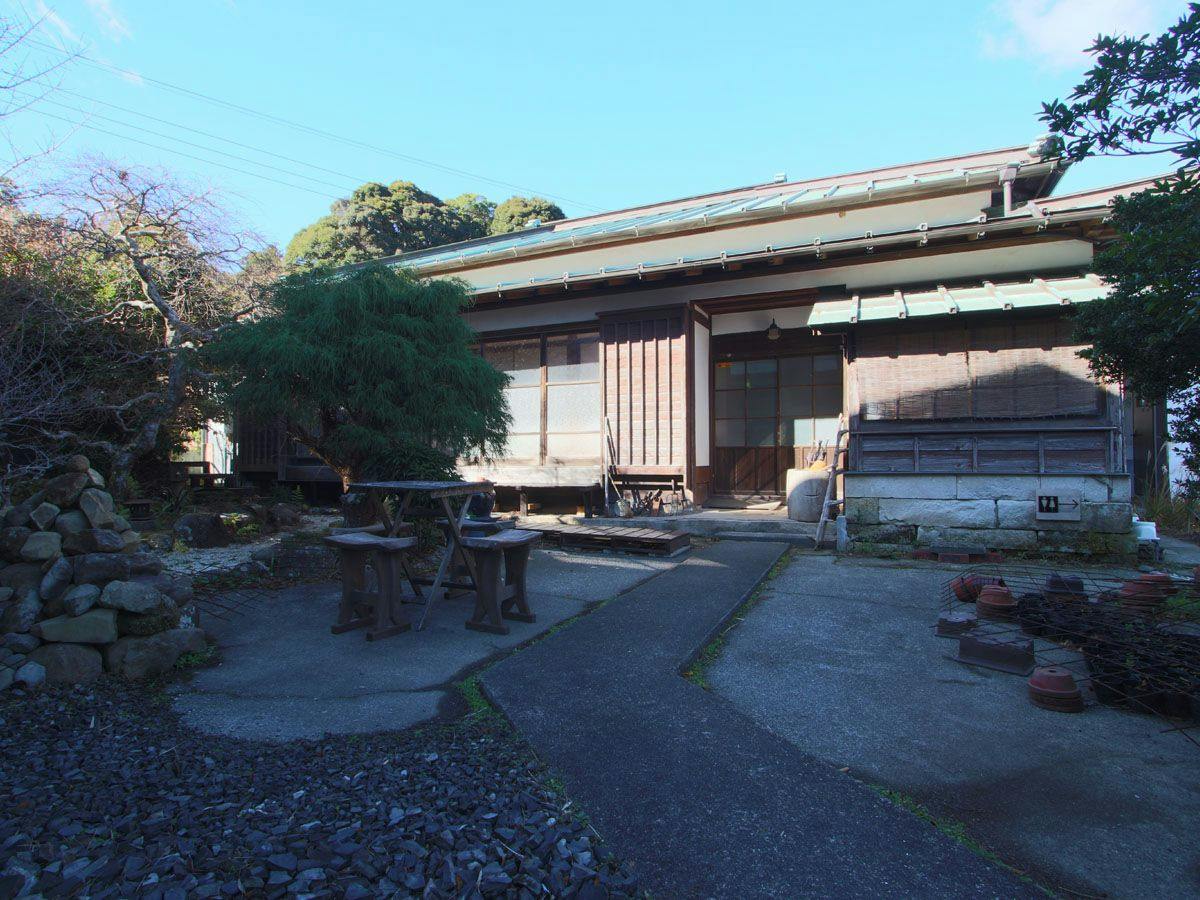 Bungee Inn