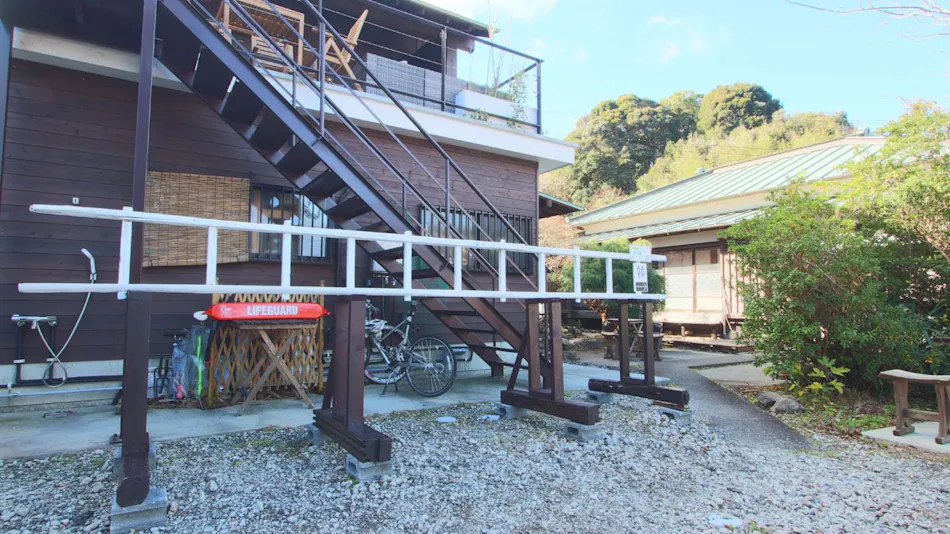 Bungee Inn