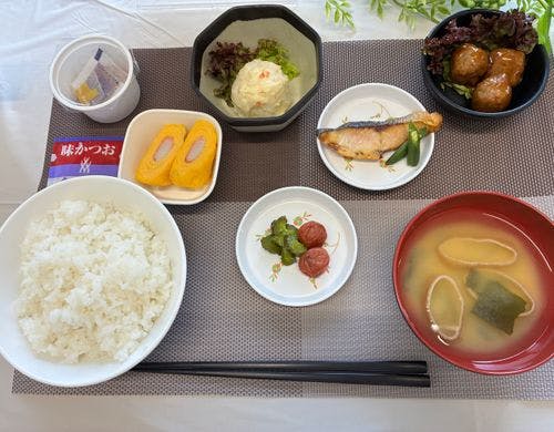 朝食