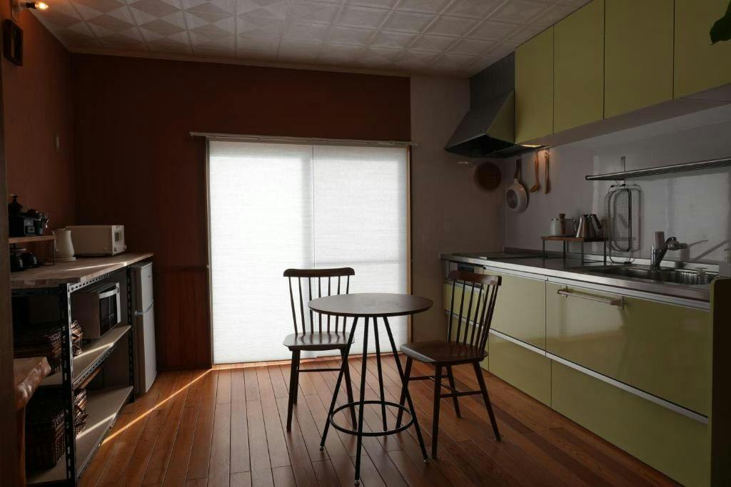 Secret Beach House MOKU