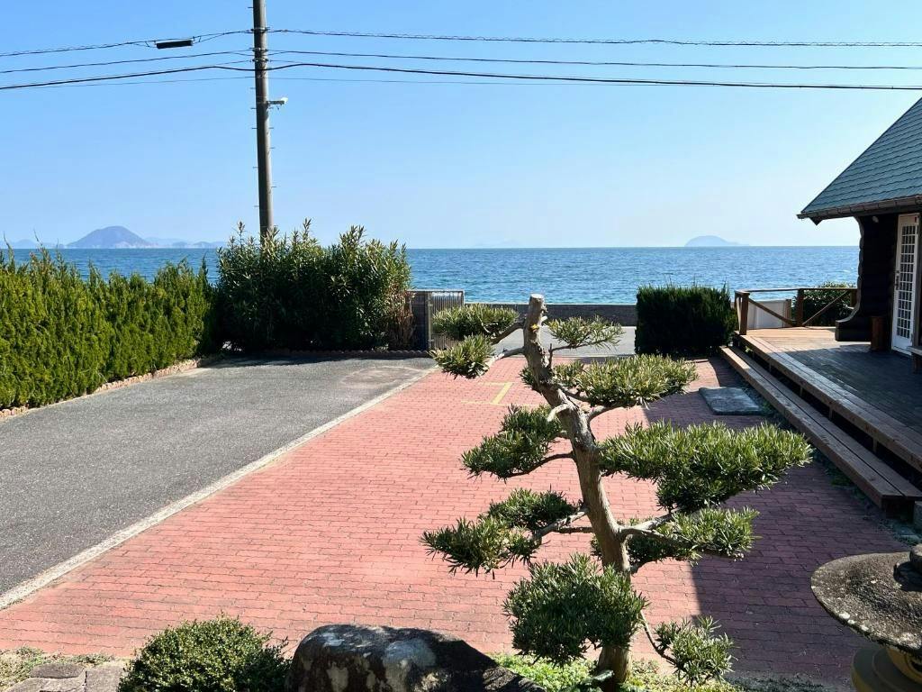 Beachfront Irori