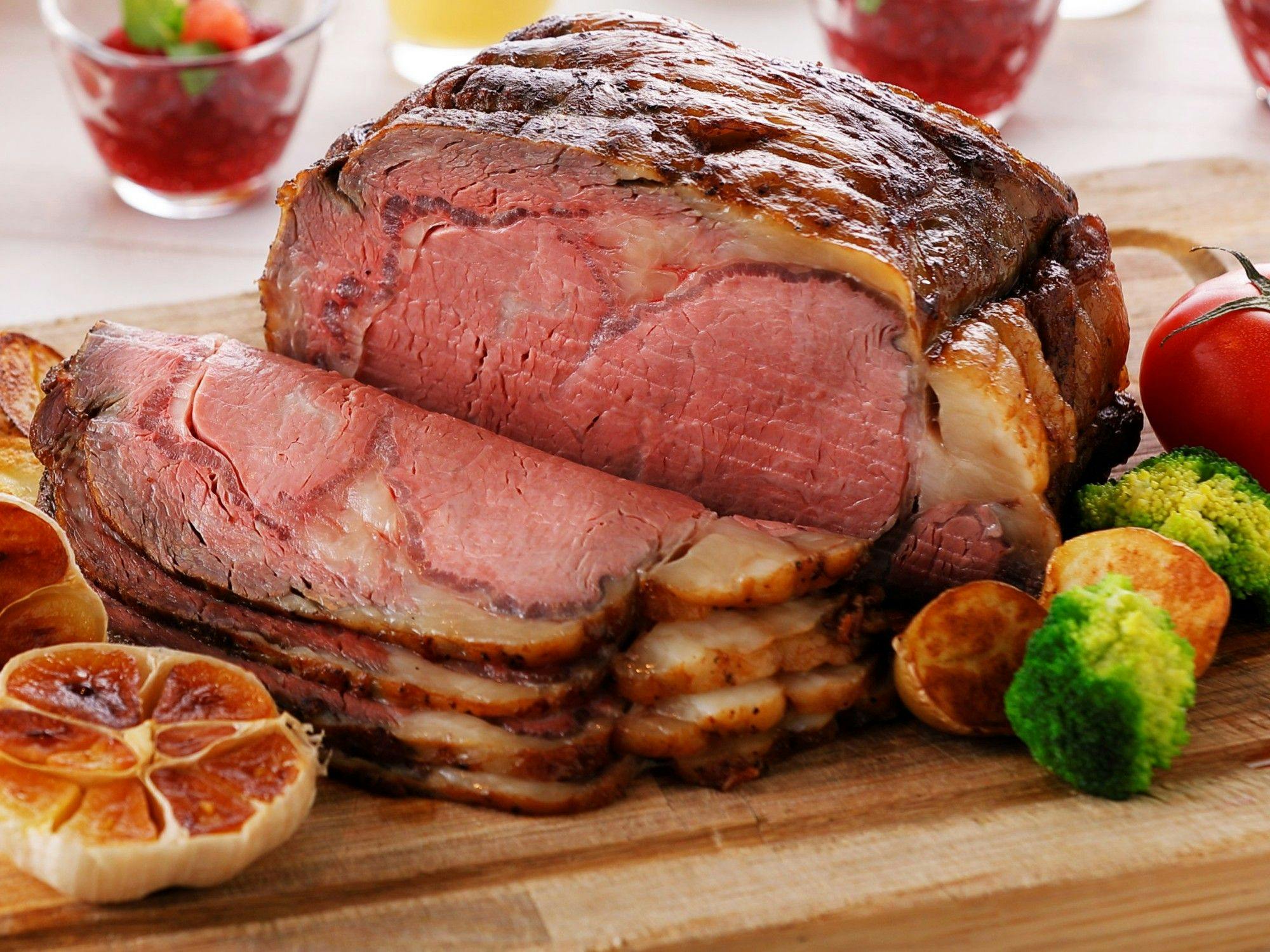 【เฉพาะวันธรรมดา】แผนอาหารค่ำ 'Roast Beef' Montmartre พร้อมอาหารเช้า