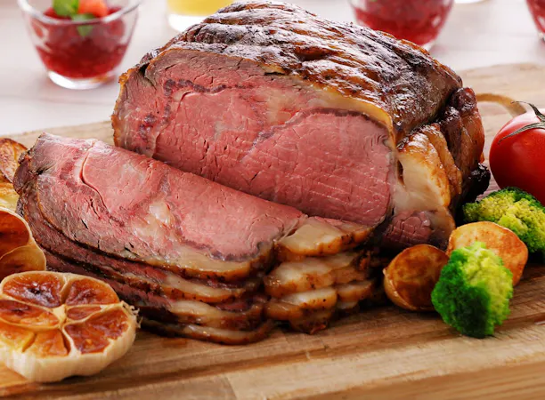 อาหารค่ำเนื้ออบ