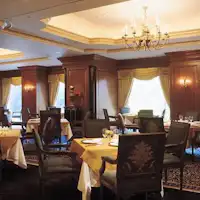 Hoàng Gia Long Phụng