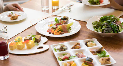 多彩な和洋のラインナップが食べ放題!地産地消のディナーブッフェ&朝食バイキング2食付プラン