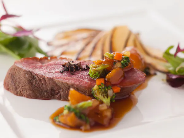 【ダイニング -Kobe Grill-】兵庫五国の四季を味わう特撰フレンチディナー&朝食ブッフェ