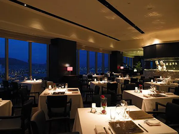 【ダイニング -Kobe Grill-】兵庫五国の四季を味わうフレンチディナー&朝食ブッフェ