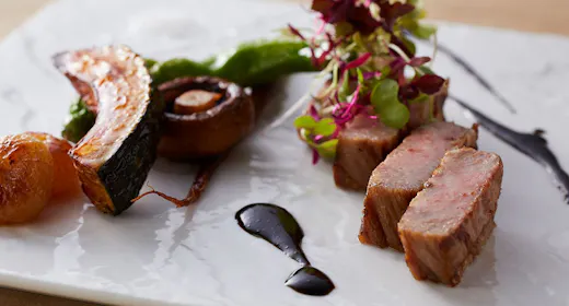 【ダイニング -Kobe Grill-】世界の神戸ビーフを味わう特撰フレンチディナー&朝食ブッフェ