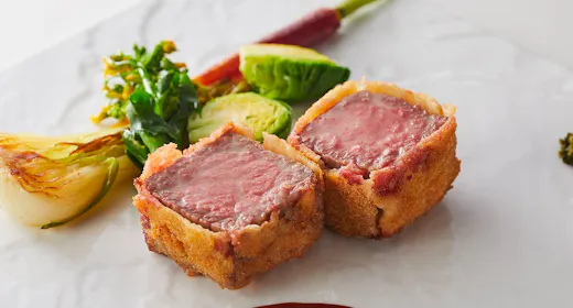 【ダイニング -Kobe Grill-】フレンチスパキュイジーヌ×源泉掛け流しの温泉