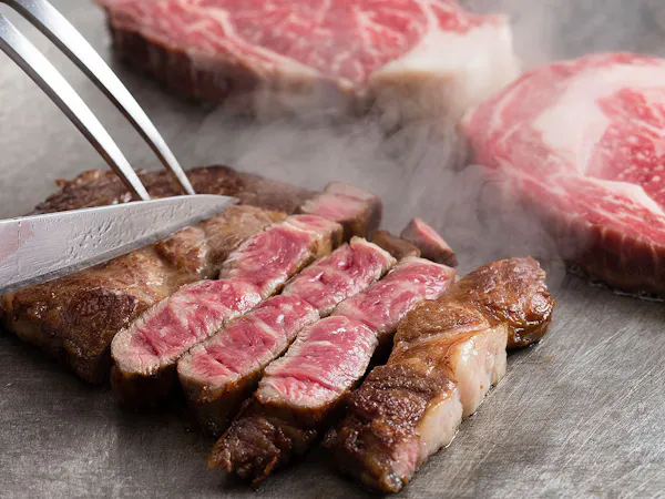 多彩な和洋のラインナップが食べ放題!地産地消のディナービュッフェ&朝食ビュッフェ2食付プラン