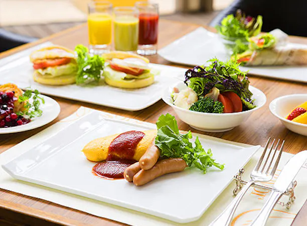 開放感あふれるGarden Cafeで朝食ブッフェ