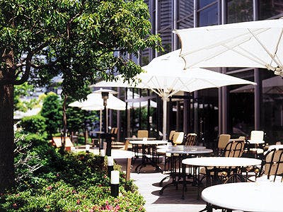 テラスレストラン「ガーデンカフェ」