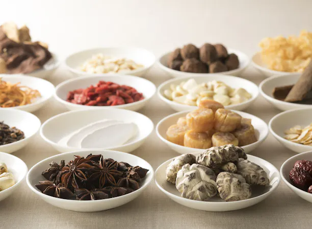 生薬を組み合わせた身体に優しい料理を