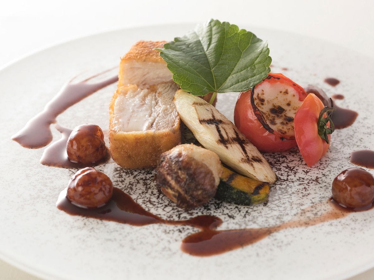 選りすぐりの食材を多彩な料理にアレンジ