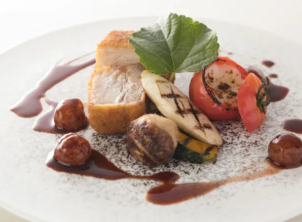 選りすぐりの食材を多彩な料理にアレンジ