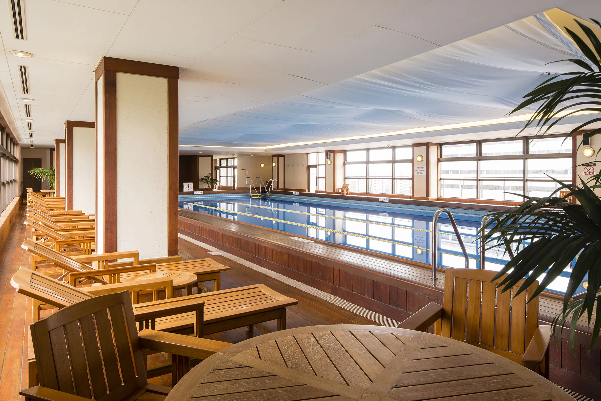 Kebugaran & Olahraga 'The Bay Club'