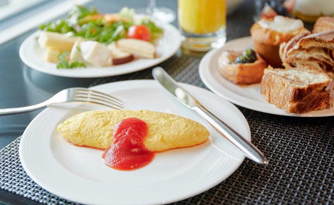 【Stay at Ritz-Carlton】贅沢なインテリアを備えた客室で寛ぎのご滞在を＜朝食付＞