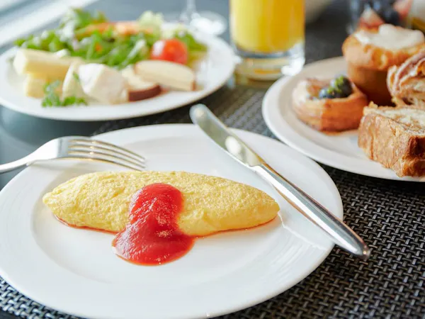 【Stay at Ritz-Carlton】贅沢なインテリアを備えた客室で寛ぎのご滞在を<朝食付>