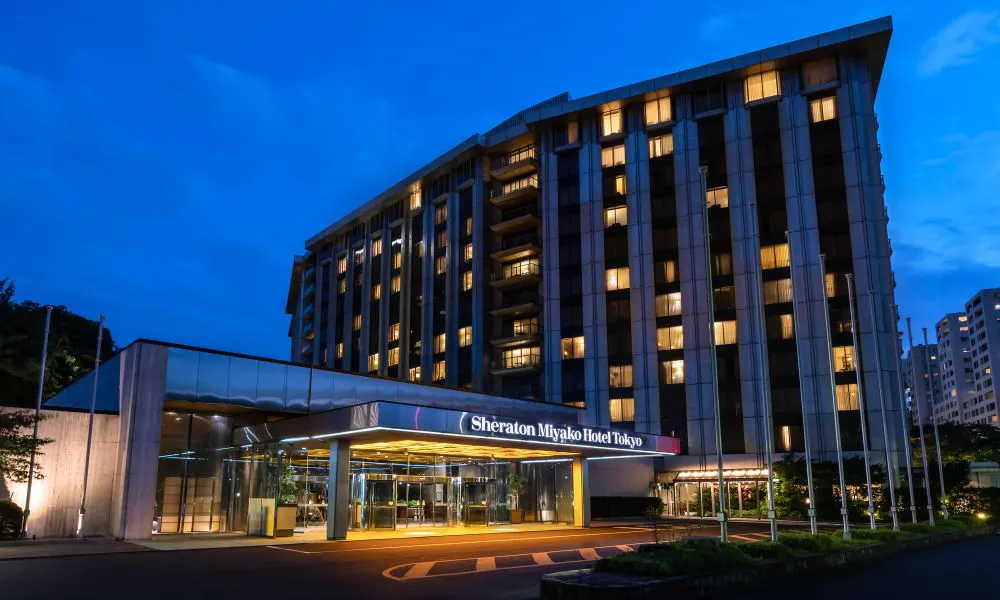 シェラトン都ホテル東京　夜の外観
